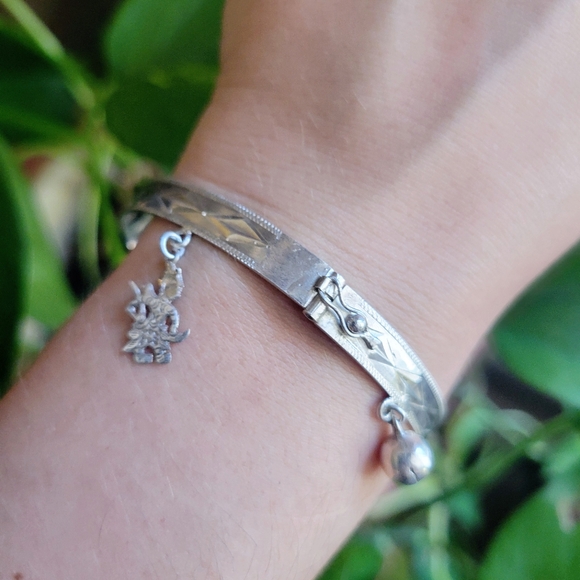 Vintage Old Siam Dainty 925 Sterling Silver Geometric Bangle Bracelet - Picture 10 of 10